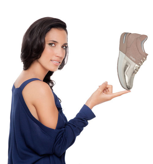 India Martínez es la nueva imagen de la colección de Callagham