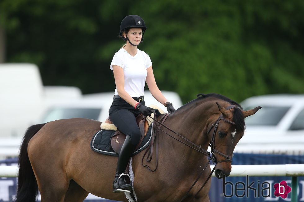 Athina Onassis monta a caballo tras separarse de Doda Miranda