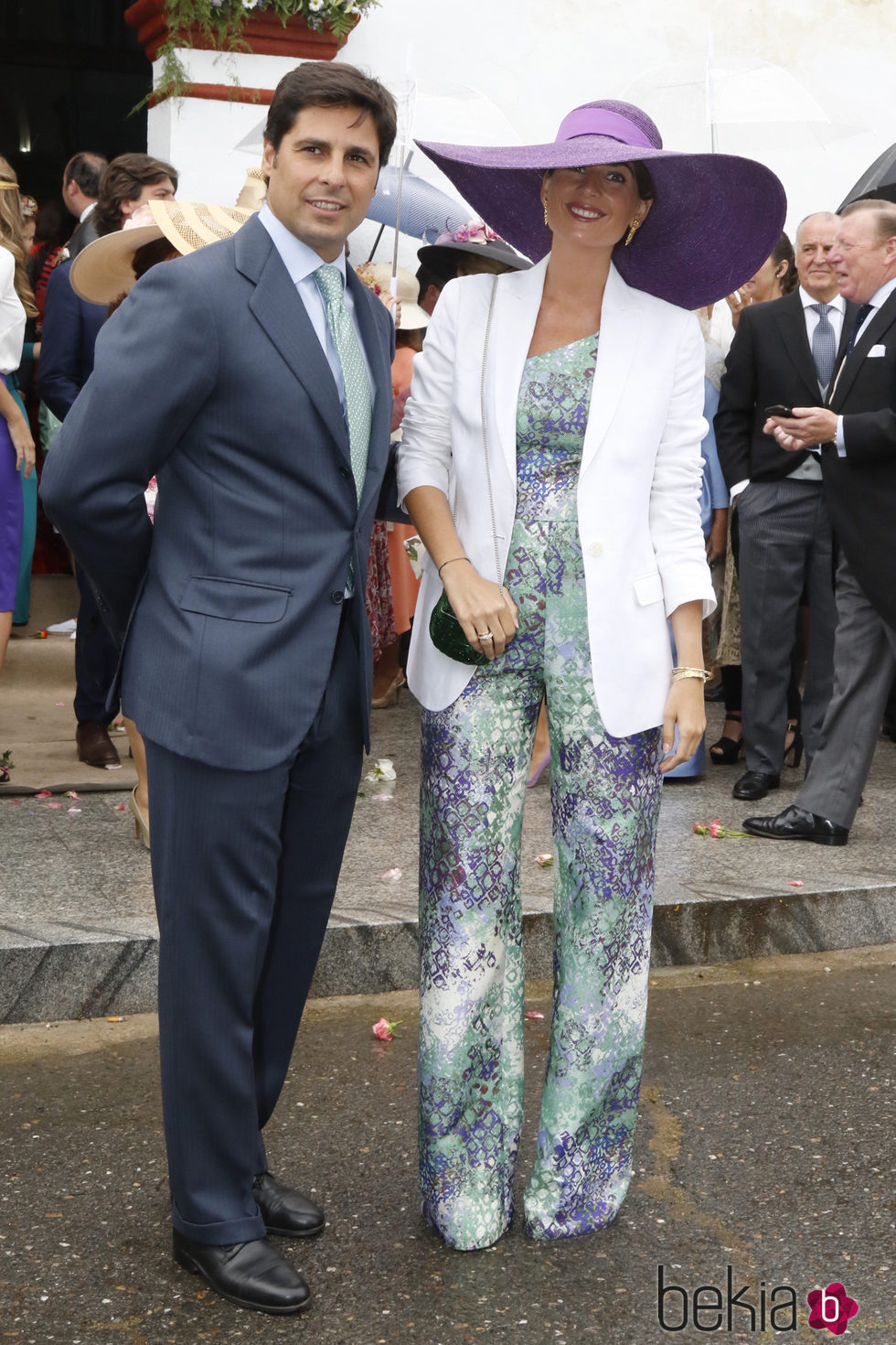 Fran Rivera y Lourdes Montes durante la boda de Marta Cadaval en Sevilla