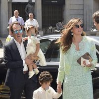 Victor José de Vargas y Maria Beatriz Hernández durante la comunión de Eugenia de Borbón en Madrid