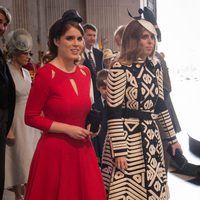Eugenia de York y Beatriz de York en la misa por el 90 cumpleaños de la Reina Isabel II de Inglaterra
