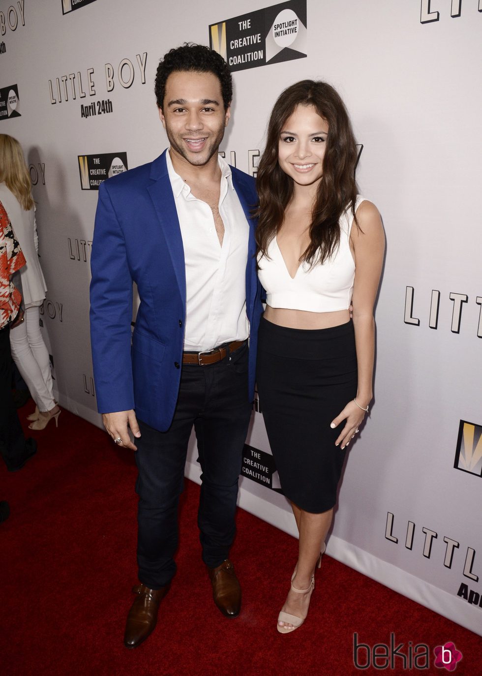 Corbin Bleu y Sasha Clements en la premiere de 