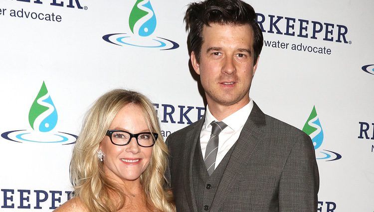 Rachael Harris y Christian Hebel en un evento