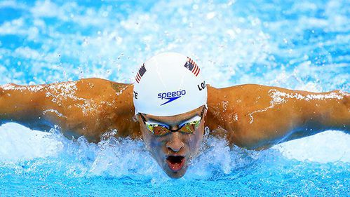 Ryan Lochte con un gorro de Speedo