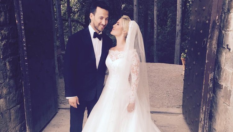 Heidi Range y Alex Partakis en su boda