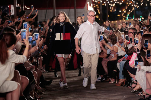 Gigi Hadid presenta su propia colección otoño/invierno 2016/2017 con Tommy Hilfiger en la Semana de la Moda de Nueva York