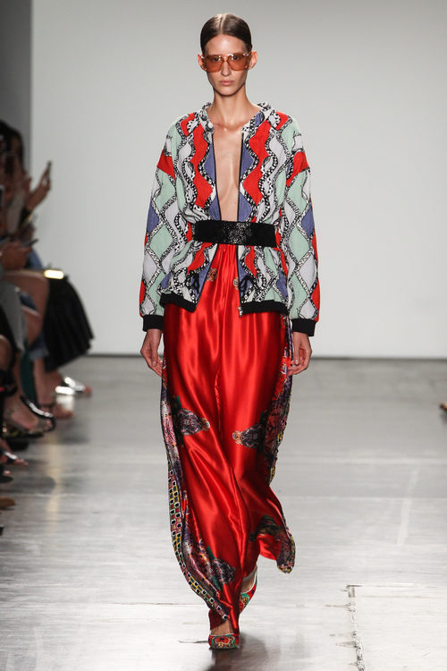 Chaqueta geométrica Custo Barcelona de la colección primavera/verano 2017 en Nueva York Fashion Week