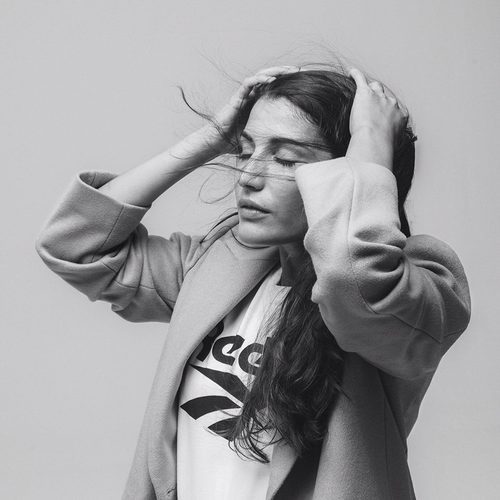 Alba Paul se transforma en la nueva imagen de Reebok Classic en su campaña 'Perfect Split'