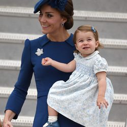 Kate Middleton y la Princesa Carlota, muy felices a su llegada a Canadá