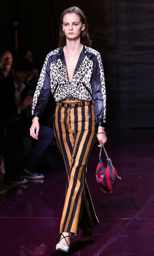 Pantalón y blusón estampado de Nina Ricci de la colección primavera/verano 2017 en la Paris Fashion Week