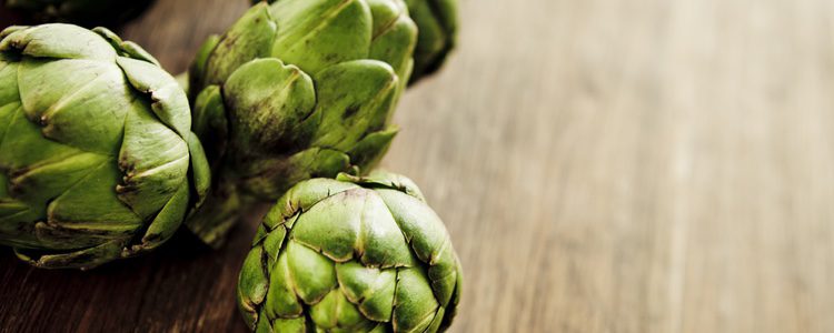 Un plato muy sano con la  alcachofa como ingrediente estrella