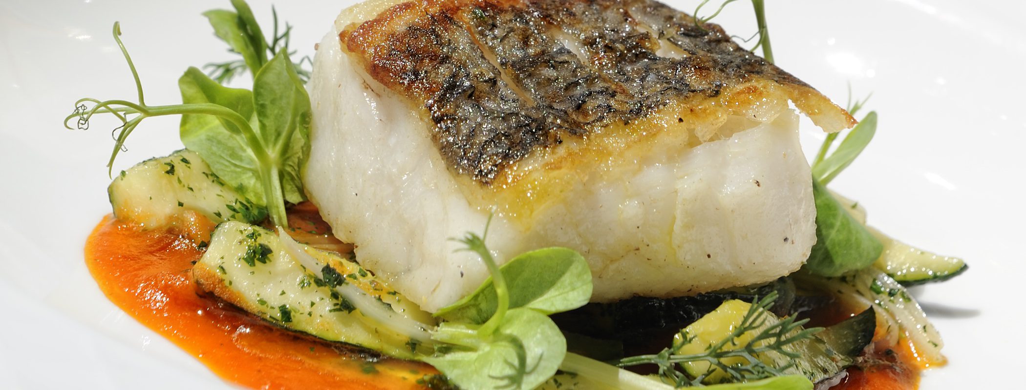 Pescados de Navidad: Merluza a la plancha con ensalada de patata y eneldo