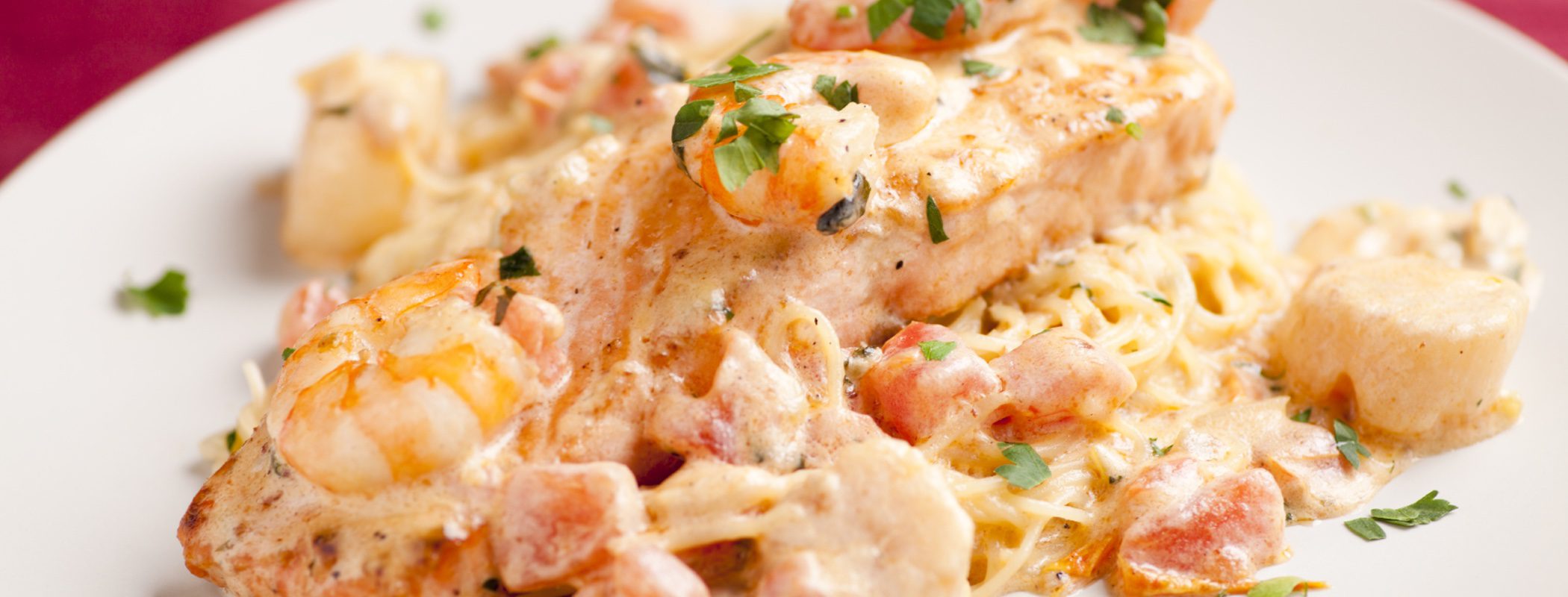 Pescados de Navidad: Salmón con gambas y gulas