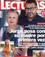 Jorge Javier Vázquez posa con su madre por primera vez en Lecturas