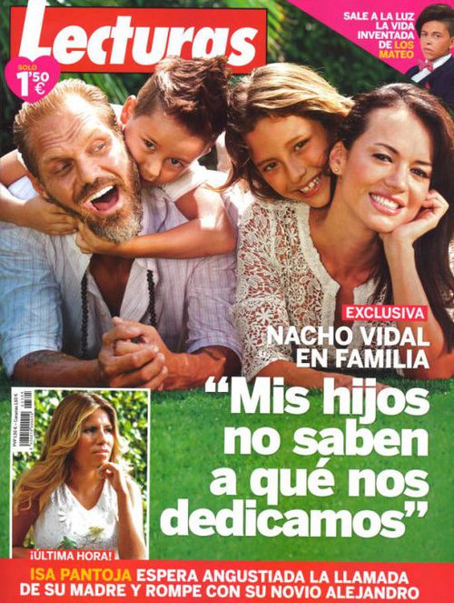 Nacho Vidal posa con su familia en Lecturas