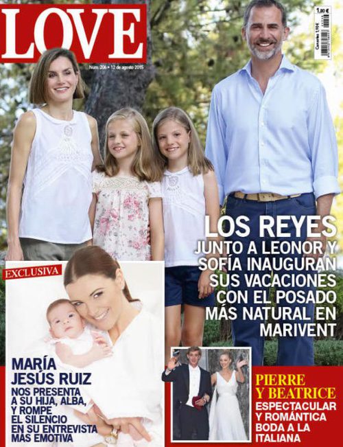 El posado en Marivent de los Reyes Felipe y Letizia y sus hijas en Love