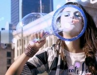 Selena Gomez muestra la colección de Adidas Neo para primavera/verano 2013