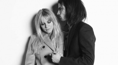 Sienna Miller y Tom Sturridge protagonizan la 'Trench Kisses' de Burberry