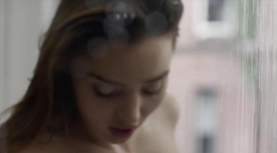 Miranda Kerr protagoniza el spot de las nuevas 'Skyscape' de Reebok