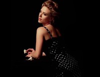 Scarlett Johansson anuncia 'Perfect Mono Eyeshadow' de Dolce & Gabbana