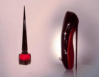 Louboutin presenta su línea de belleza lanzando 31 esmaltes de uñas