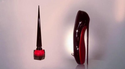 Louboutin presenta su línea de belleza lanzando 31 esmaltes de uñas