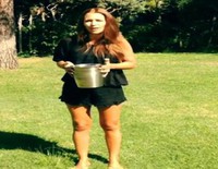 Paula Echevarría cumple con el reto Ice Bucket Challenge