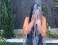 Sara Carbonero se moja por la ELA y cumple el reto Ice Bucket Challenge