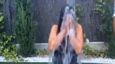 Sara Carbonero se moja por la ELA y cumple el reto Ice Bucket Challenge