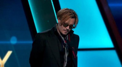 Johnny Depp borracho en los Hollywood Film Awards 2014