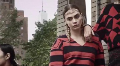 Cara Delevingne protagoniza la campaña primavera/verano 2015 de DKNY