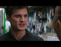 Christian Grey se va de compras en una escena de 'Cincuenta sombras de Grey'