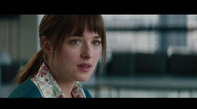 Jamie Dornan entrevista a Dakota Johnson en un clip de 'Cincuenta sombras de Grey'