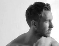 Calvin Harris posa como imagen de la colección primavera/verano 2015 de Emporio Armani