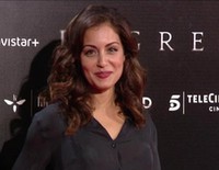 Hiba Abouk, una enamorada nerviosa en el estreno de 'Regresión'