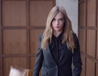 Cara Delevingne con el pintalabios 'Rouge Pur Couture' de Yves Saint Laurent