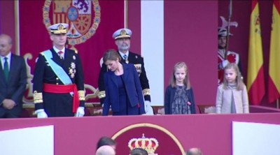 Los Reyes, la Princesa Leonor y la Infanta Sofía en el Día de la Hispanidad 2015