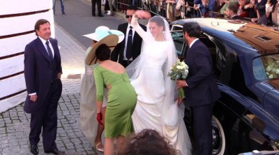 Eva González el día de su boda con Cayetano Rivera vestida de Pronovias