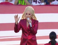 Lady Gaga canta el himno nacional en la Super Bowl 2016