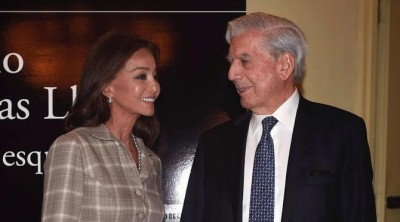 Mario Vargas Llosa presenta su novela 'Cinco esquinas' acompañado por  Isabel Preysler