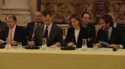 Los Reyes Felipe y Letizia, en el punto de mira por sus mensajes a Javier López Madrid