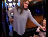 Caitlyn Jenner experimenta: prueba por primera vez un vibrador