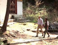 El Príncipe Guillermo y Kate Middleton visitan el Monasterio Taktshang de Bhutan