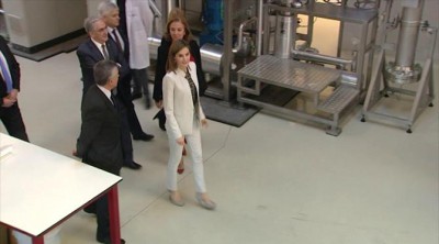 La Reina Letizia visita las instalaciones del Instituto de Investigaciones en Ciencias de la Alimentación