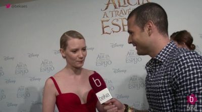 Mia Wasikowska: "'El Rey León' era mi película favorita de Disney cuando era pequeña"