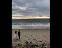 Troian Bellisario y Patrick J.Adams se casan en la playa