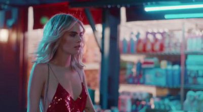 Film de la colección Crucero 2018 de Jimmy Choo con Cara Delevingne