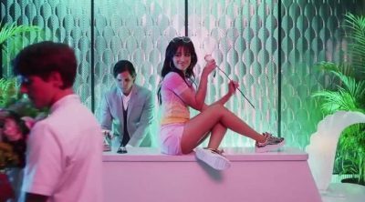 Camila Cabello protagoniza la campaña en español de Skechers Street