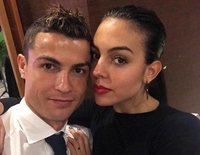 Cristiano Ronaldo y Georgina Rodríguez de paseo con Mateo, Eva y Alana Martina