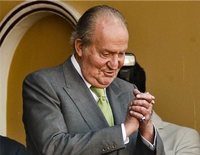 La vida del Rey Juan Carlos entre su abdicación y su retirada total: entre escándalos, actos oficiales y diversión